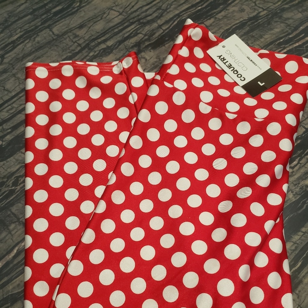 Polka dot high-waisted capri leggings